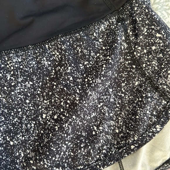 Lululemon Speed up shorts 2.5in - Picture 6 of 6